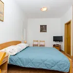 Gogi Apartment